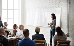 изображение коллег на собрании