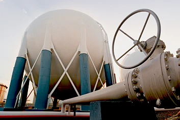 Изображение завода по переработке нефти и газа Завод по переработке нефти и газа