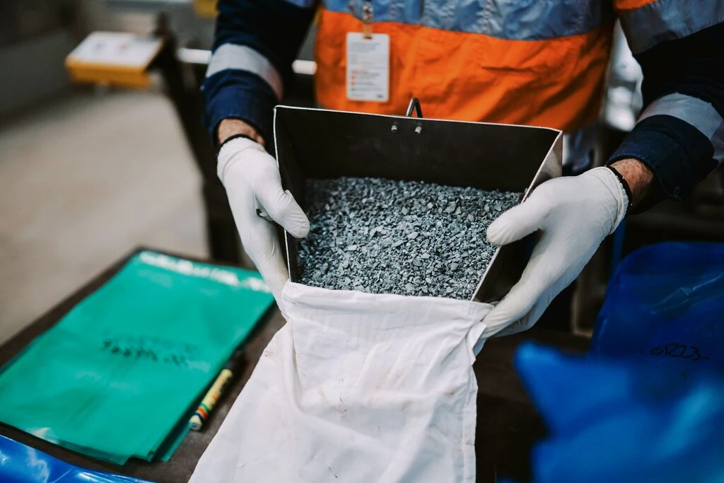 Изображение пробы руды