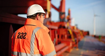 Инспектор на нефтехимическом предприятии